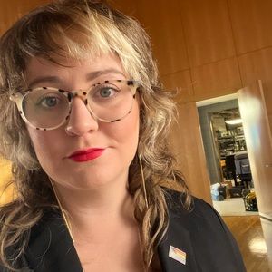 Meet your Posher, Laynie